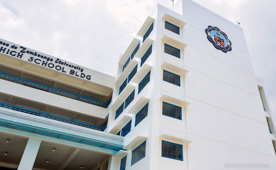 Ateneo de Zamboanga University campus entrance kung saan ipinatutupad ang mas mahigpit na seguridad at inspeksyon.